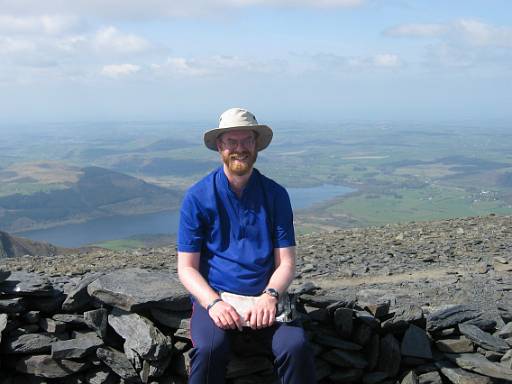 13_26-2.jpg - At the shelter, with Bassenthwaite lake behind. Its official, I have now had a view from Skiddaw!